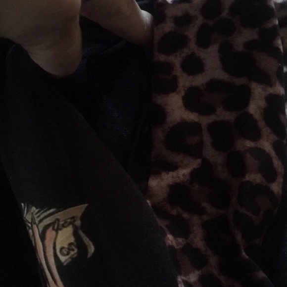 Hoodie Long Sleeve Shirt & Joggers  W/ Pockets & Money/leopard Graphics Outfit - Picture 6 of 7